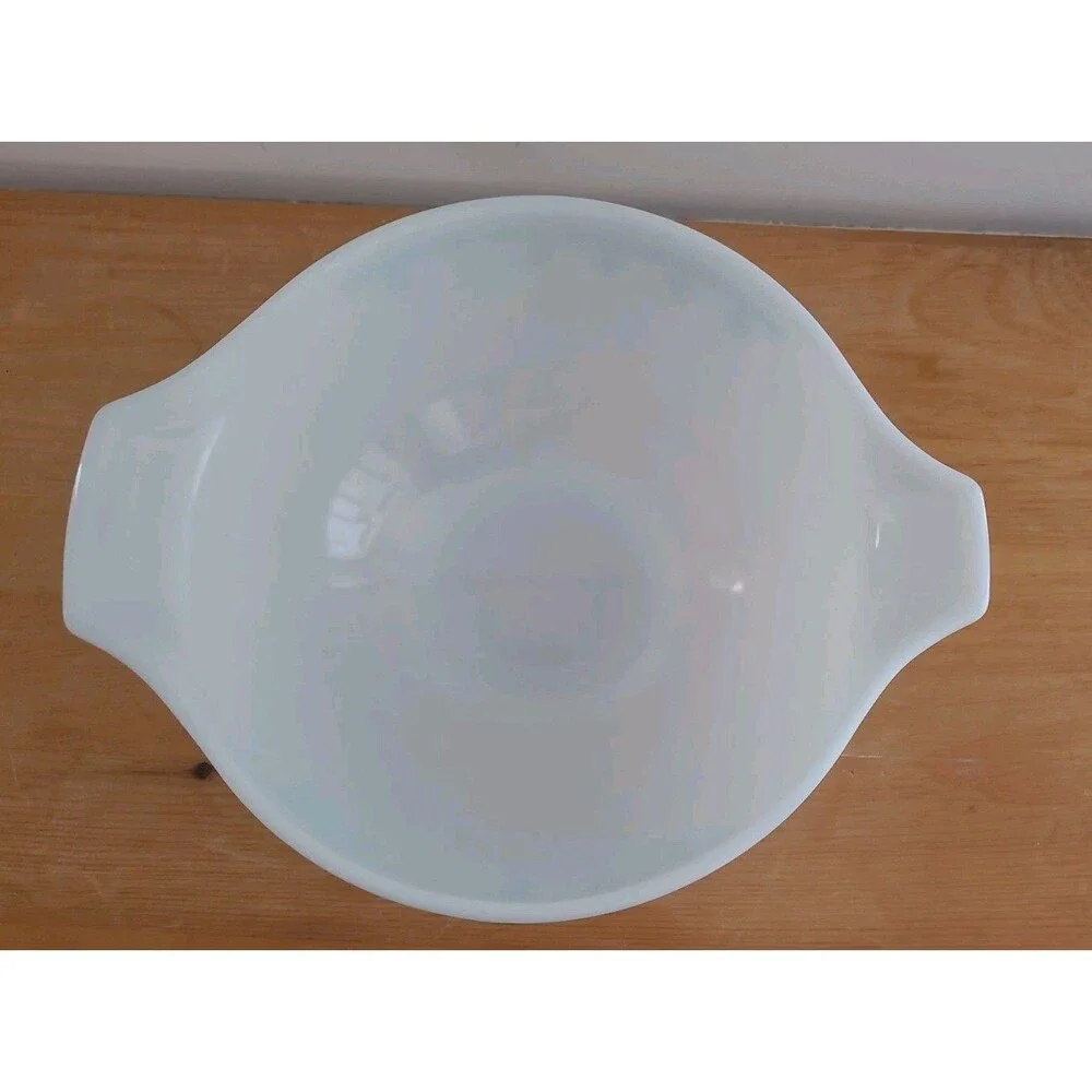 Pyrex Snowflake 443 Blue White Garland Cinderella 2-1/2 Qt Mixing Bowl Vintage